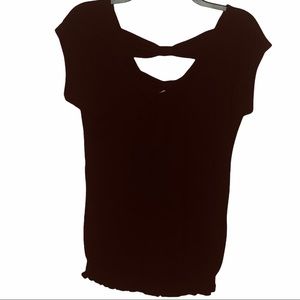 Belle Du Jour Women’s black keyhole elasticized sleeveless top Size M